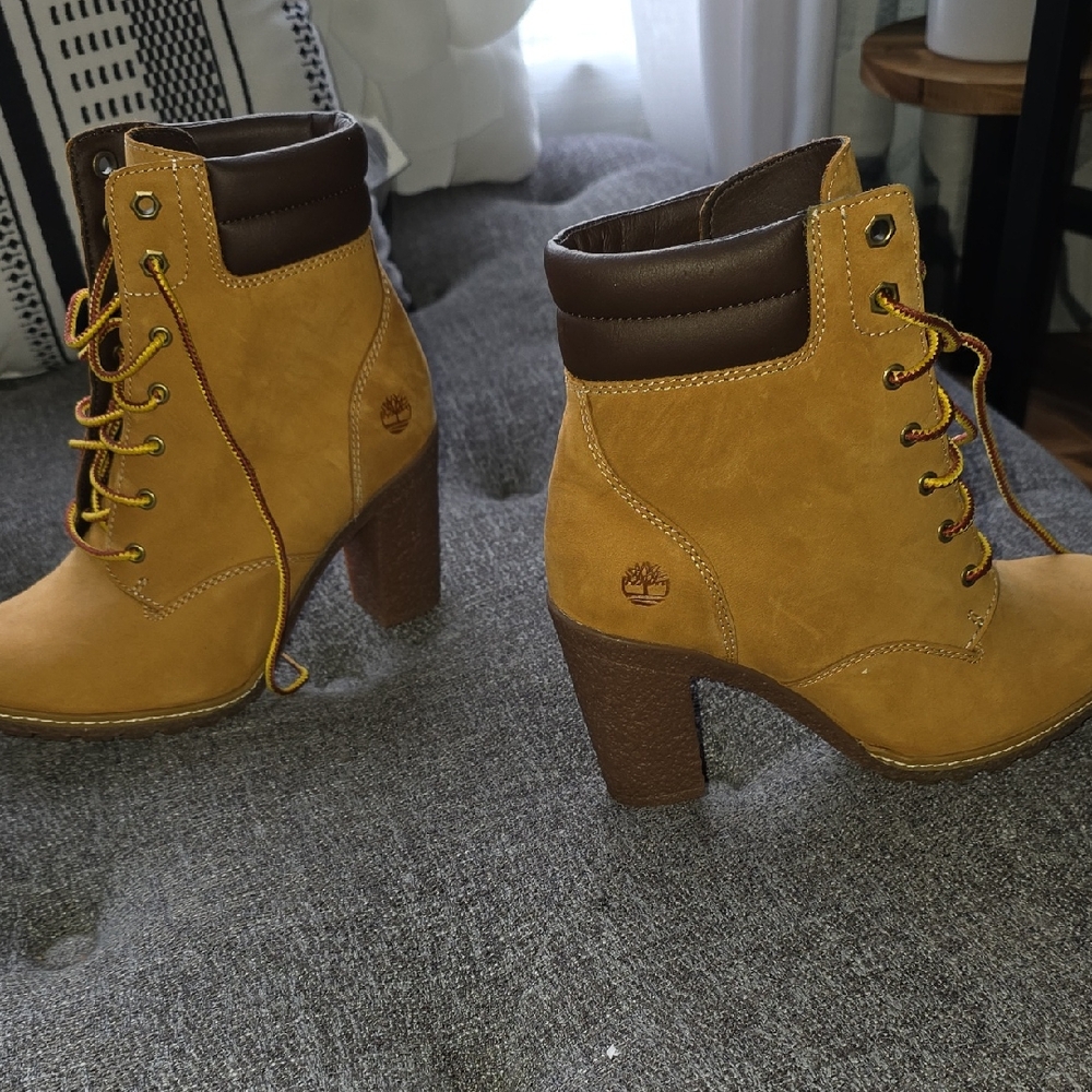 Timberland Women's Brown and Tan Heeled Boots